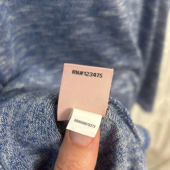 Juicy Couture Blue Keyhole Short Sleeve Top Size Medium - Picture 8 of 8